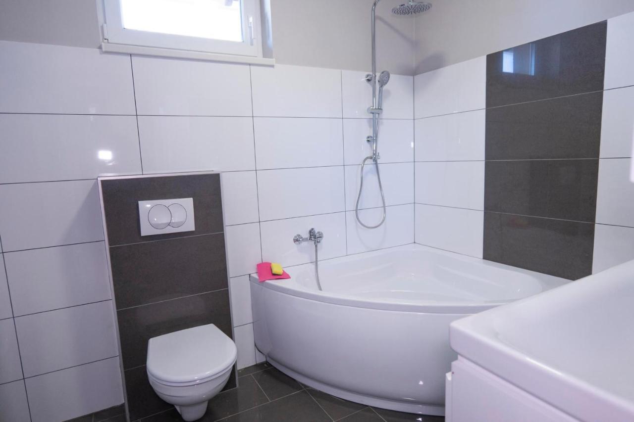 Vivien Vendeghaz 2 Apartment Ordacsehi Bagian luar foto