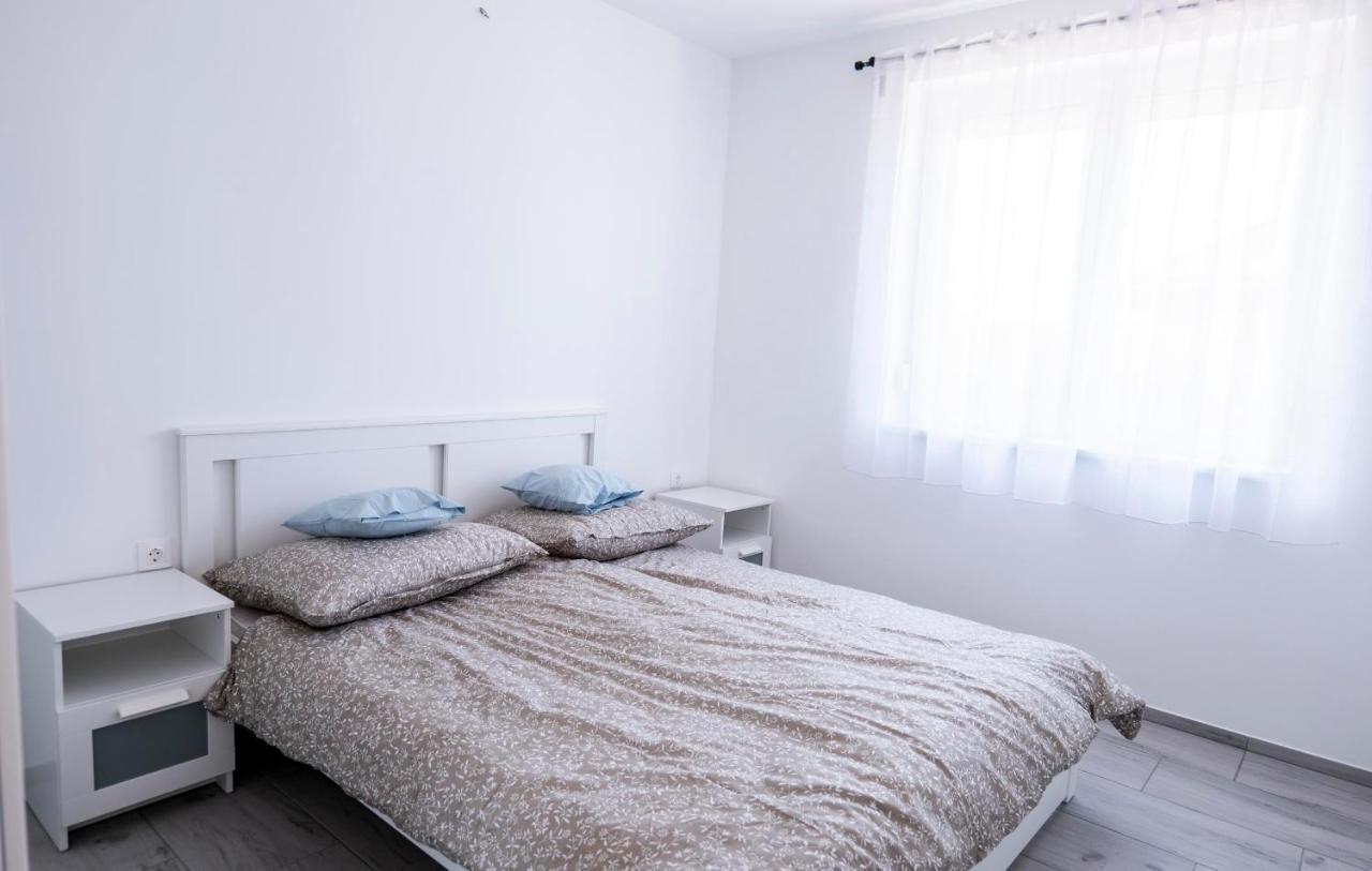 Vivien Vendeghaz 2 Apartment Ordacsehi Bagian luar foto