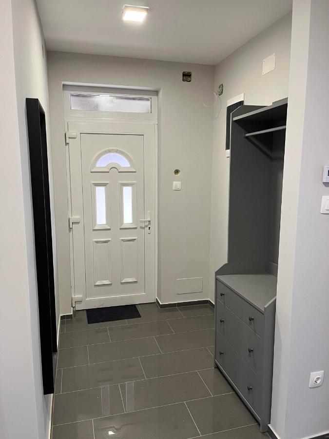 Vivien Vendeghaz 2 Apartment Ordacsehi Bagian luar foto