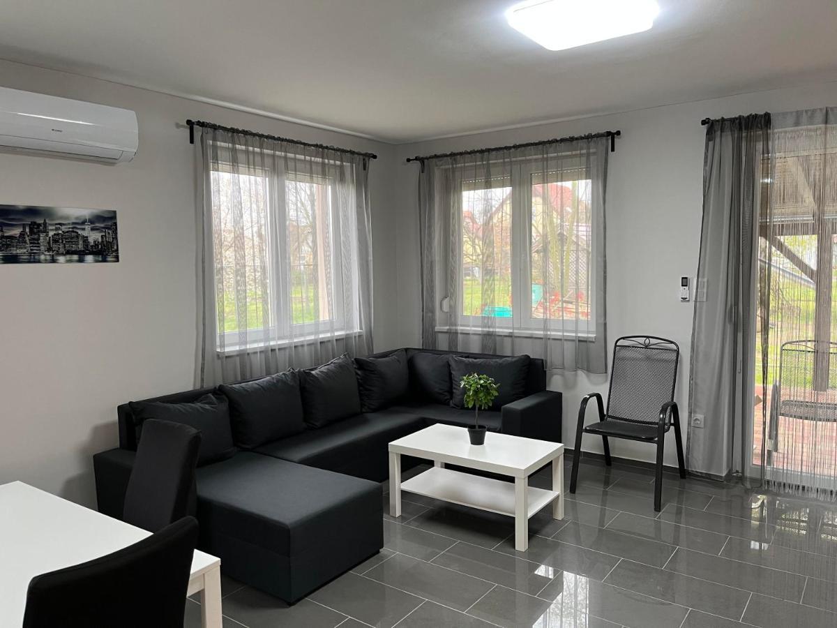 Vivien Vendeghaz 2 Apartment Ordacsehi Bagian luar foto